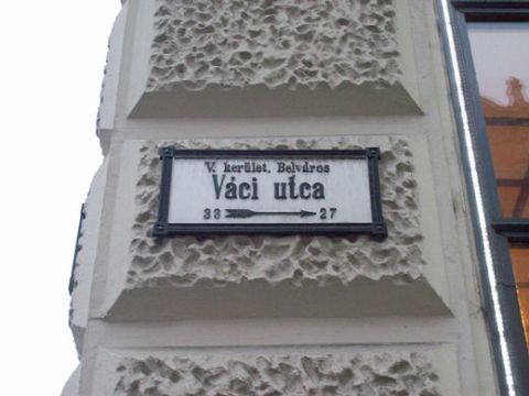 _Vaci_utca_street_sign-
